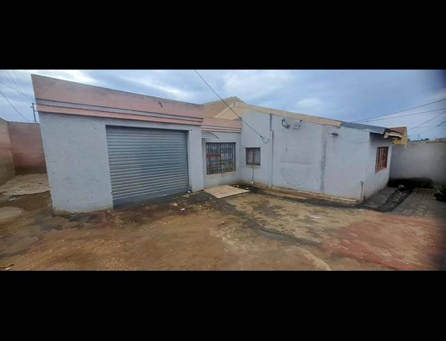 2 BEDROOM HOUSE FOR SALE IN SOL PLAATJIE